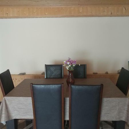 Lali'S Guest House In Джута Екстериор снимка