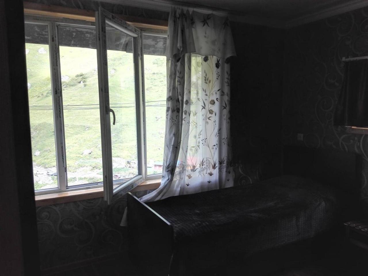 Lali'S Guest House In Джута Екстериор снимка